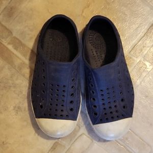 Native Slip On Shoe - Children's Size 9 - Navy Blue